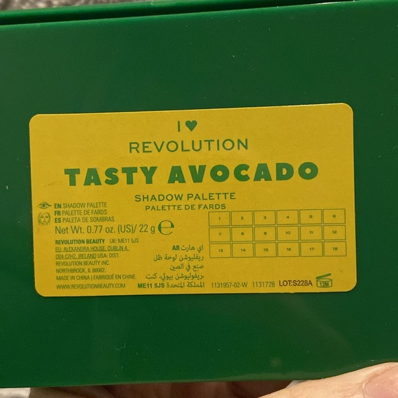 I Heart Revolution Tasty Avocado eyeshadow palette - Picture 4 of 6